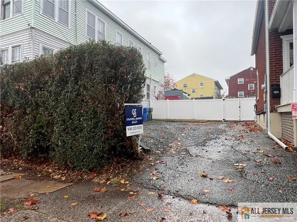 419 Augustine Pl, Perth Amboy, NJ 08861