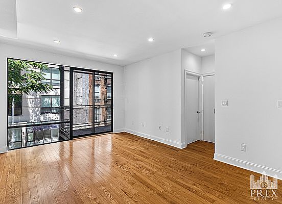 4th image of 331 E 81st St APT 3R