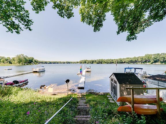 2nd image of 23280 Lake Shore Dr