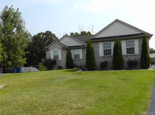 8265 Loon Ln, Grand Blanc, MI 48439