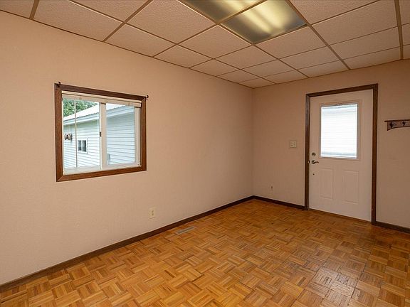 5th image of 105 4th St NW