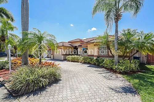 14872 SW 176th St Photo 1
