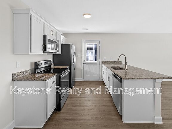 3rd image of 105 Mace Ln Unit B