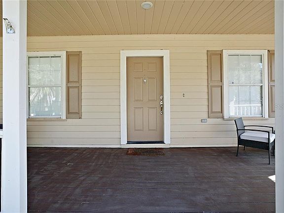 3rd image of 1025 Shore Acres Dr