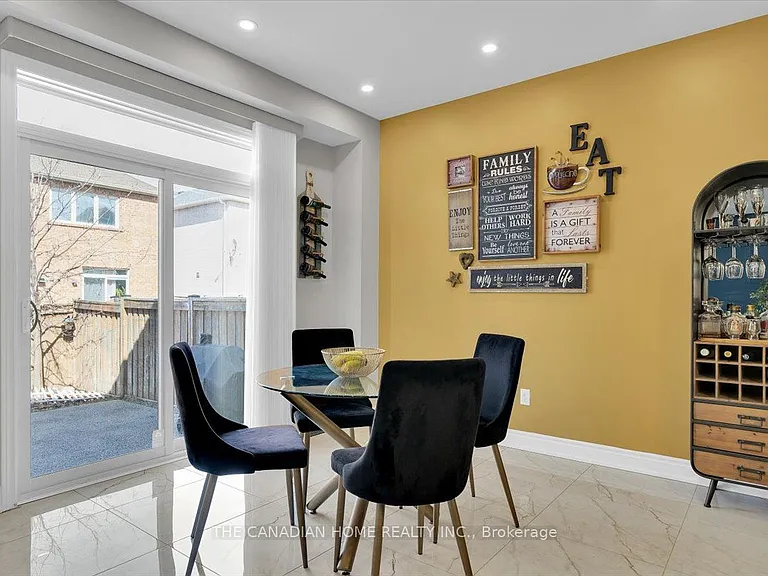 33 Denali Cres — Photo 19