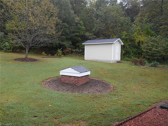 3rd image of 2158 Elizabeth Dr