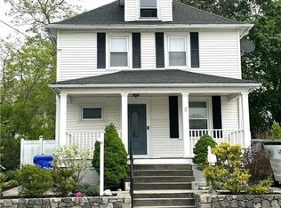 5 Turner Ave, Riverside, RI 02915