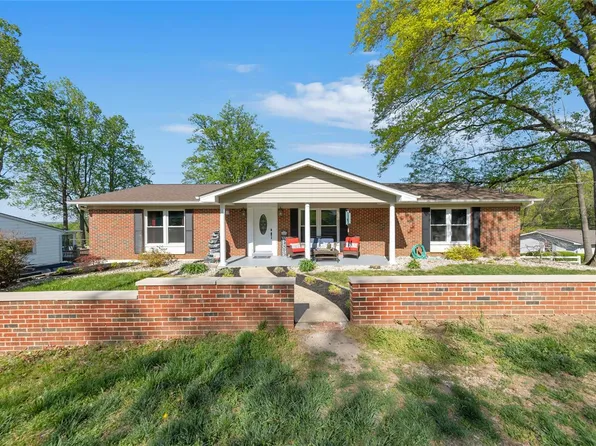 322 E Bellevue St, Pacific, MO 63069