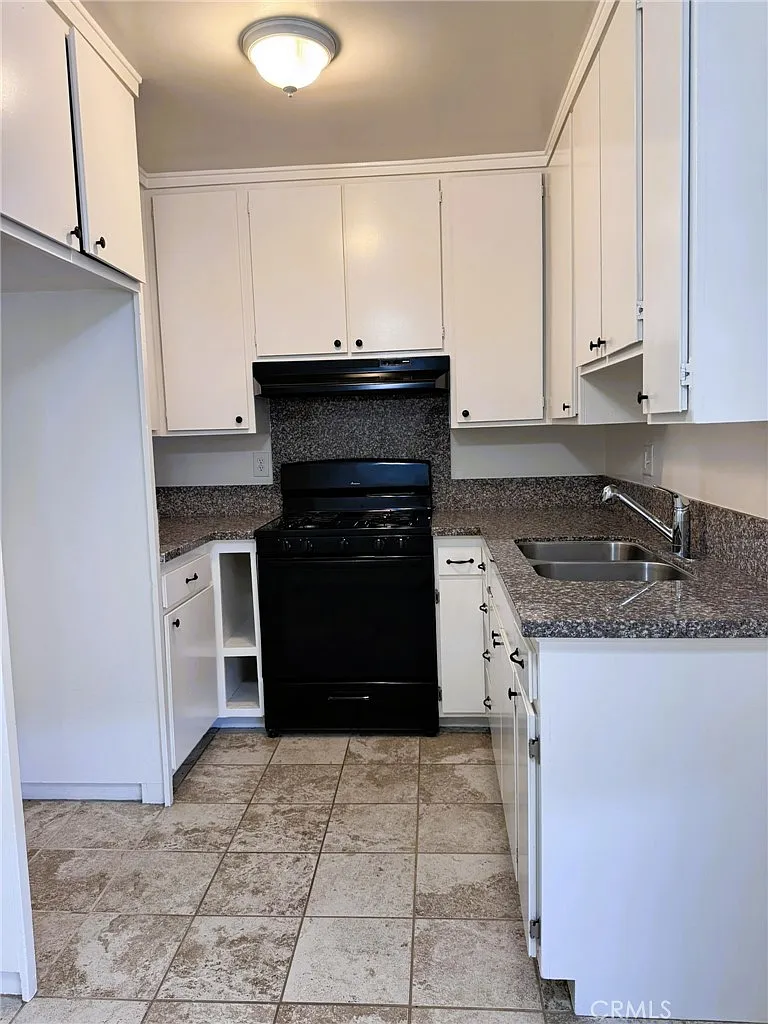 2 bed, 840 sqft, $2,375 — Photo 4