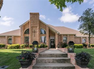 121 Hummingbird Ln, Red Oak, TX 75154