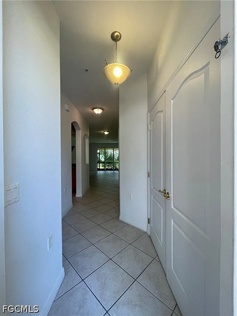 3 bed, 2.5 bath, 1926 sqft, $1,800 — Photo 4