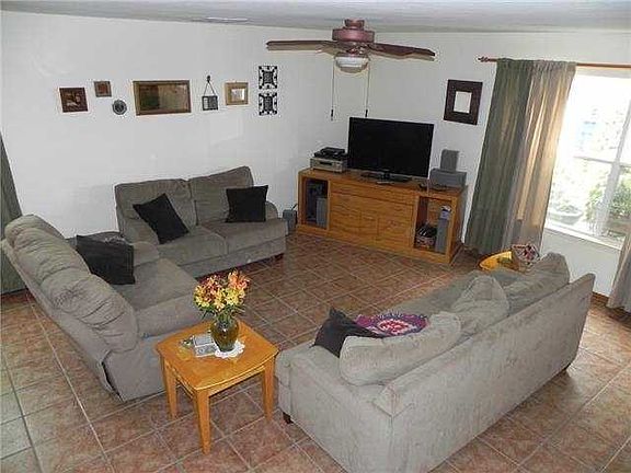 5th image of 111 McCarthur Dr
