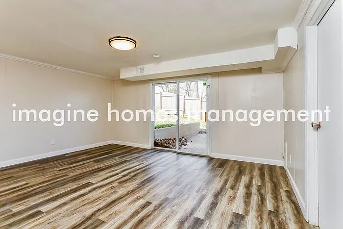 1117 Burgundy Ln — Photo 9