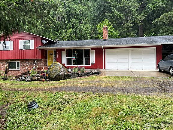 2nd image of 452 Lincoln Creek