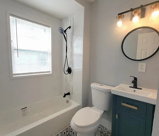 4243 Agnes Ave — Photo 7