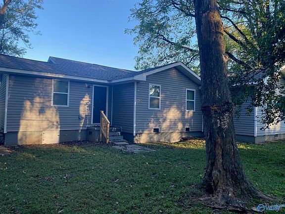 4th image of 823 Crestline Cir NW