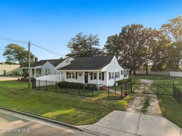 112 Leslie Newsome Avenue, Whiteville, NC 28472