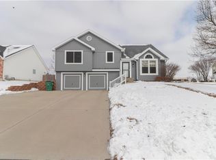 1501 River Run Dr, Platte City, MO 64079