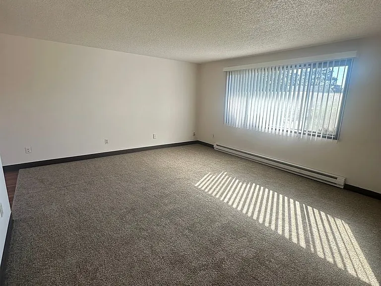 14415-17 E Mission Ct — Photo 8