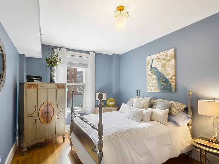 2201 Chestnut St #604 — Photo 8