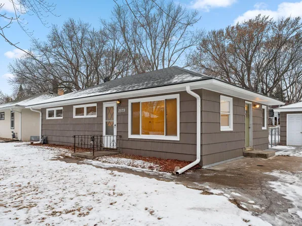 2579 Charlotte St, Roseville, MN 55113
