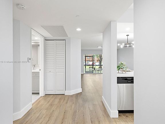 5th image of 701 SW 142nd Ave APT 108S