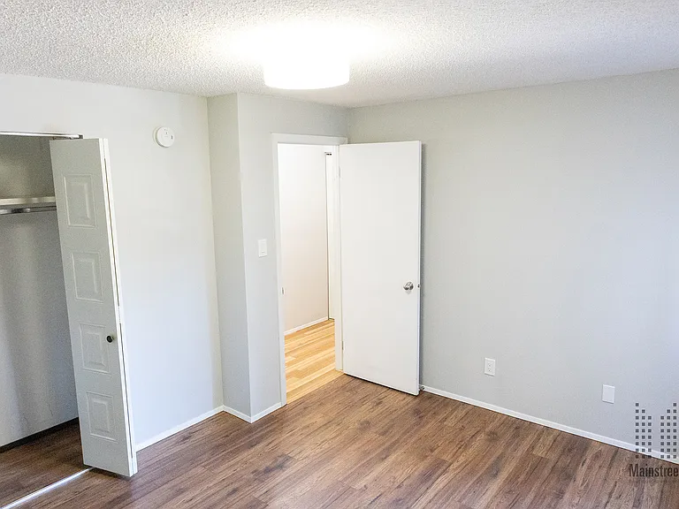 2210 17b St SW — Photo 10