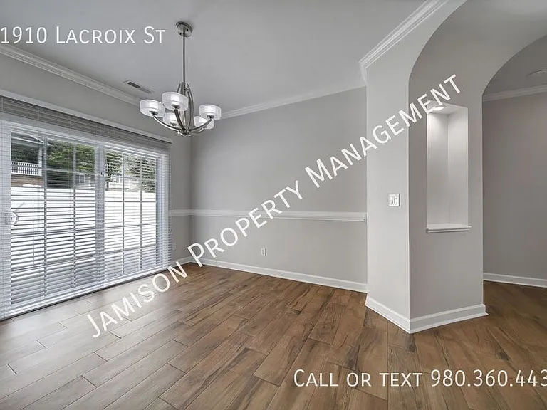 11910 Lacroix St — Photo 11