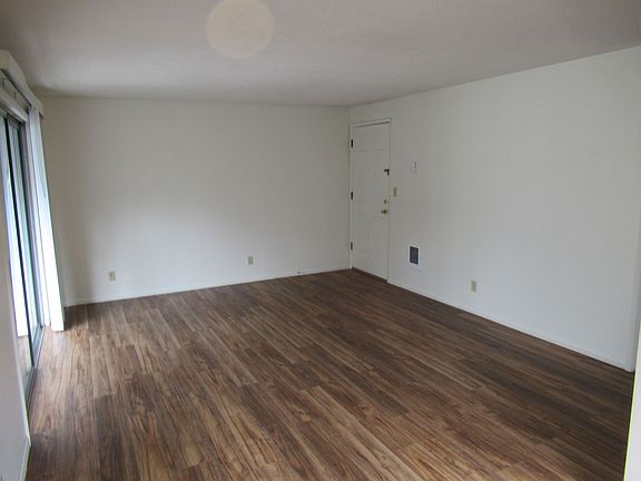 4th image of 1115 Waller St SE #0