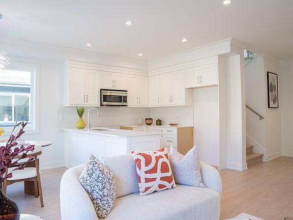 3rd image of 8233 Williams Rd #103