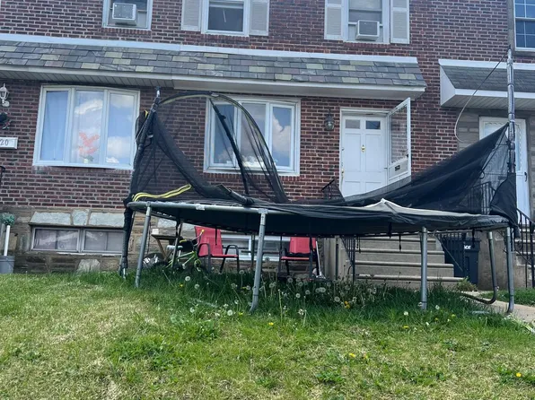 2818 Hellerman St, Philadelphia, PA 19149