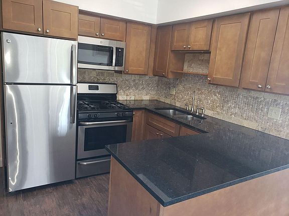 2nd image of 9220 S Kilbourn Ave #1S