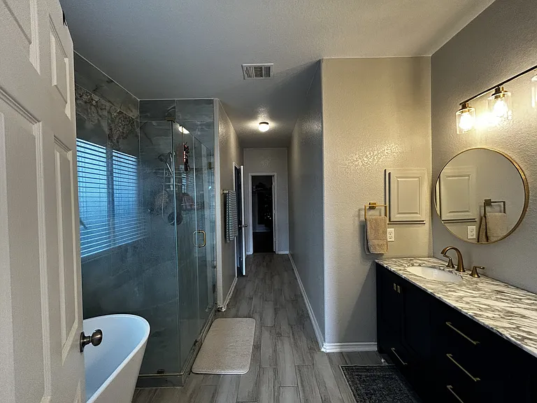 12118 Lamar Brg — Photo 15