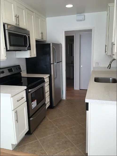 311 Lester — Photo 3