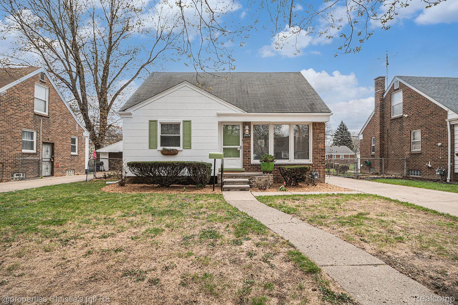 12024 Chatham photo 1