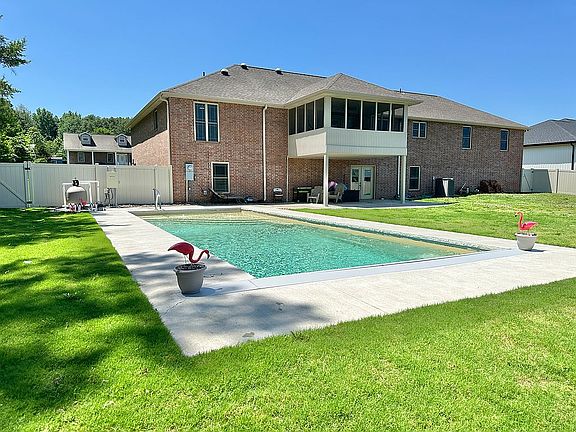 3rd image of 15313 Springhill Dr