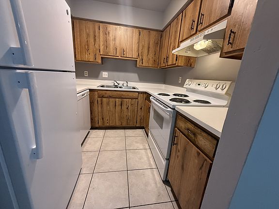 3rd image of 2436 Maple Ave #2436