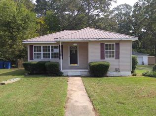104 Honeysuckle St, Bessemer, AL 35023