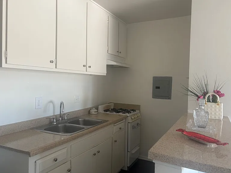 You New Home in North Hills Awaits! — Photo 28