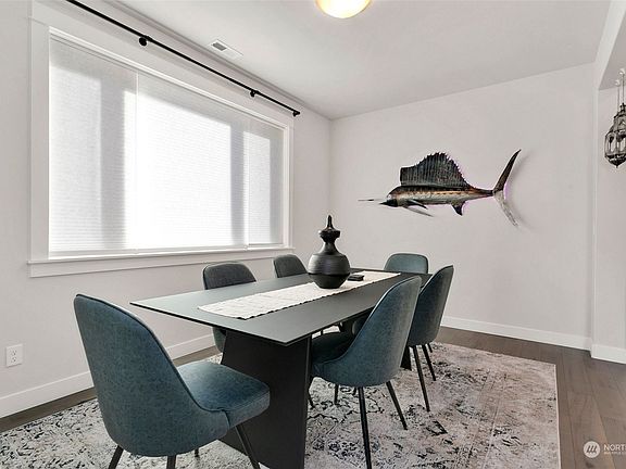 4th image of 33557 Juniper Avenue SE