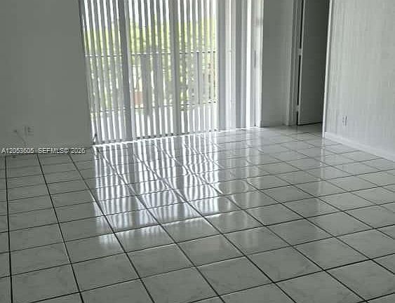 3rd image of 13707 Kendale Lakes Cir #Penthouse 11