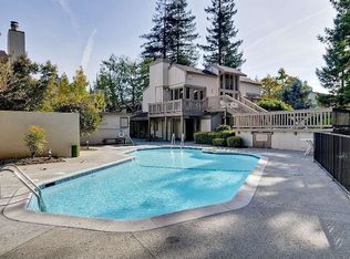 19217 Vineyard Ln, Saratoga, CA 95070