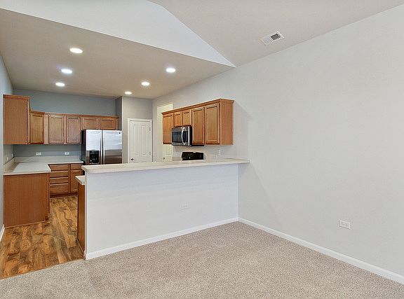 5th image of 650 Schumann St #1-D