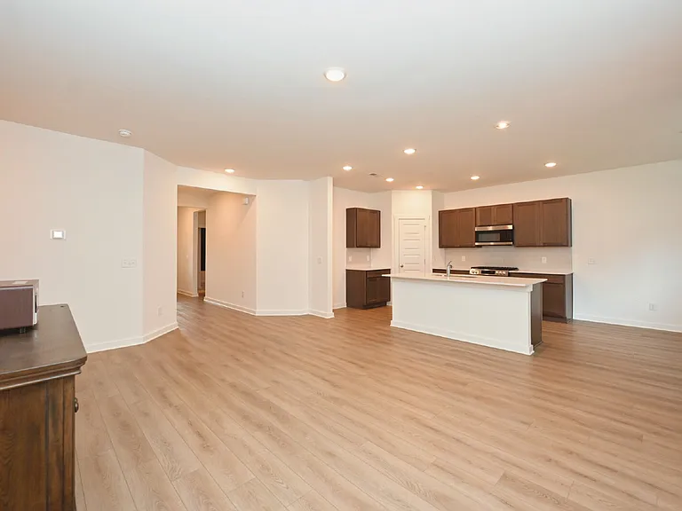 7187 Sutton Dr — Photo 17