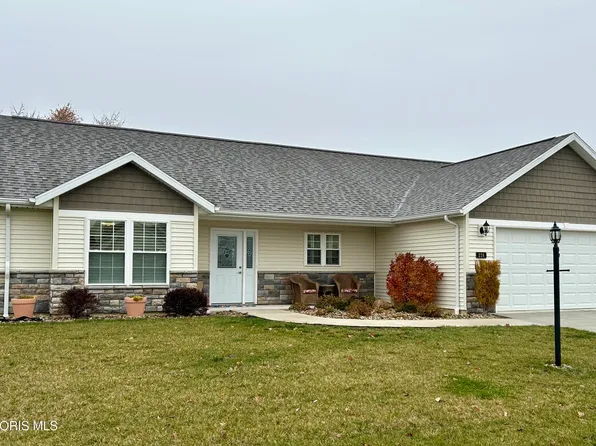 226 Myah Dr, Fremont, OH 43420