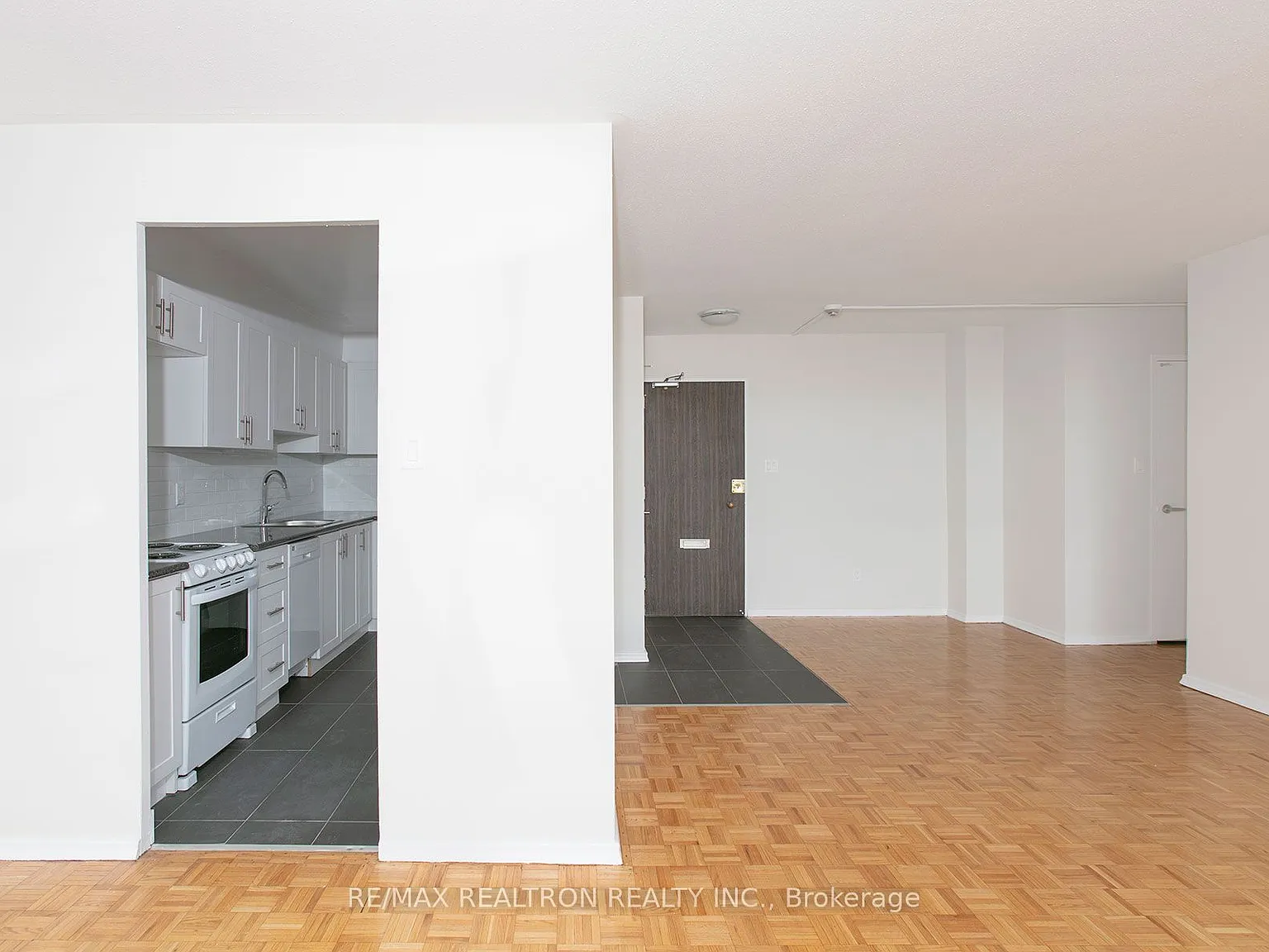 2 bed, $2,595 — Photo 3