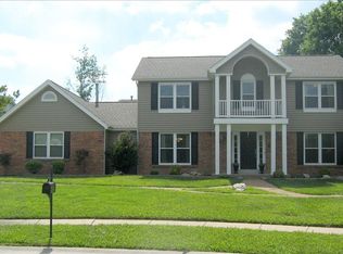 9 Redstart Ct, Ballwin, MO 63021