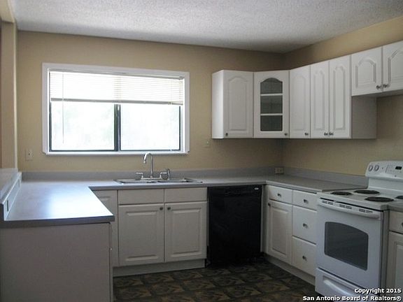 3rd image of 427 N Milam St