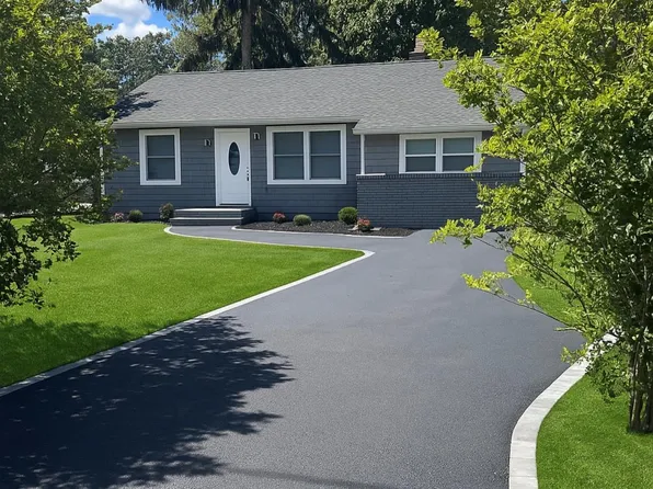 1140 Udall Road, Bay Shore, NY 11706