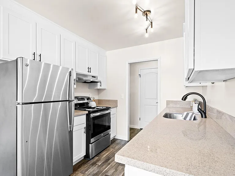 740 W Valley Dr #8 — Photo 12